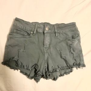 Super cute green high waist short shorts